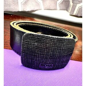 Hugo Boss Leather Belt Black Made in Italy Size 34 Crosshatch Buckle